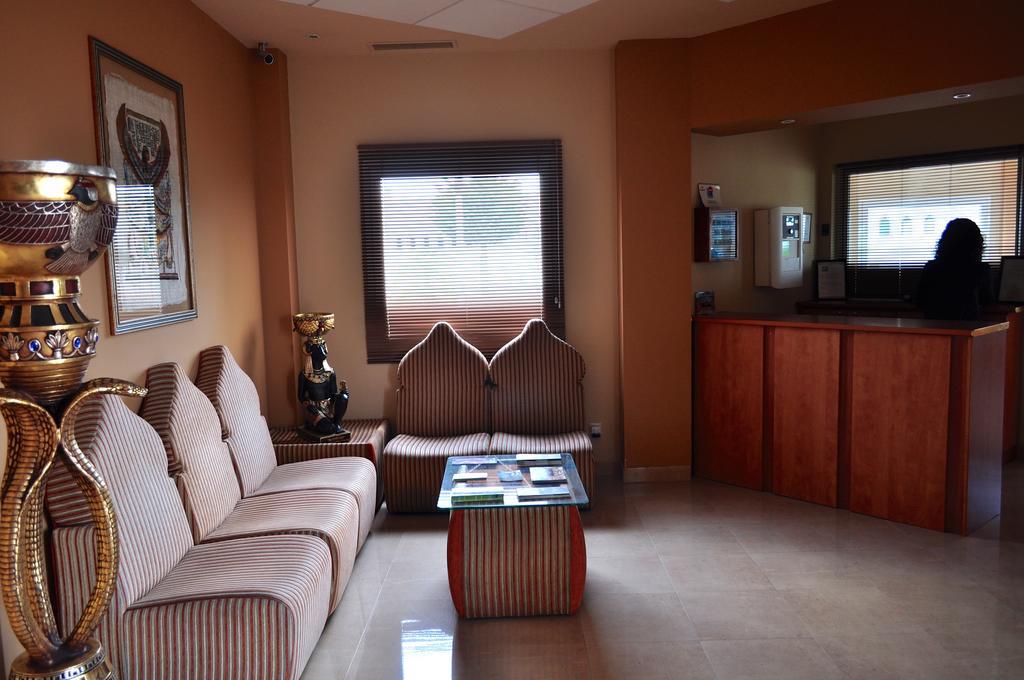 Hotel Alkalat Alcalá de Guadaira Extérieur photo