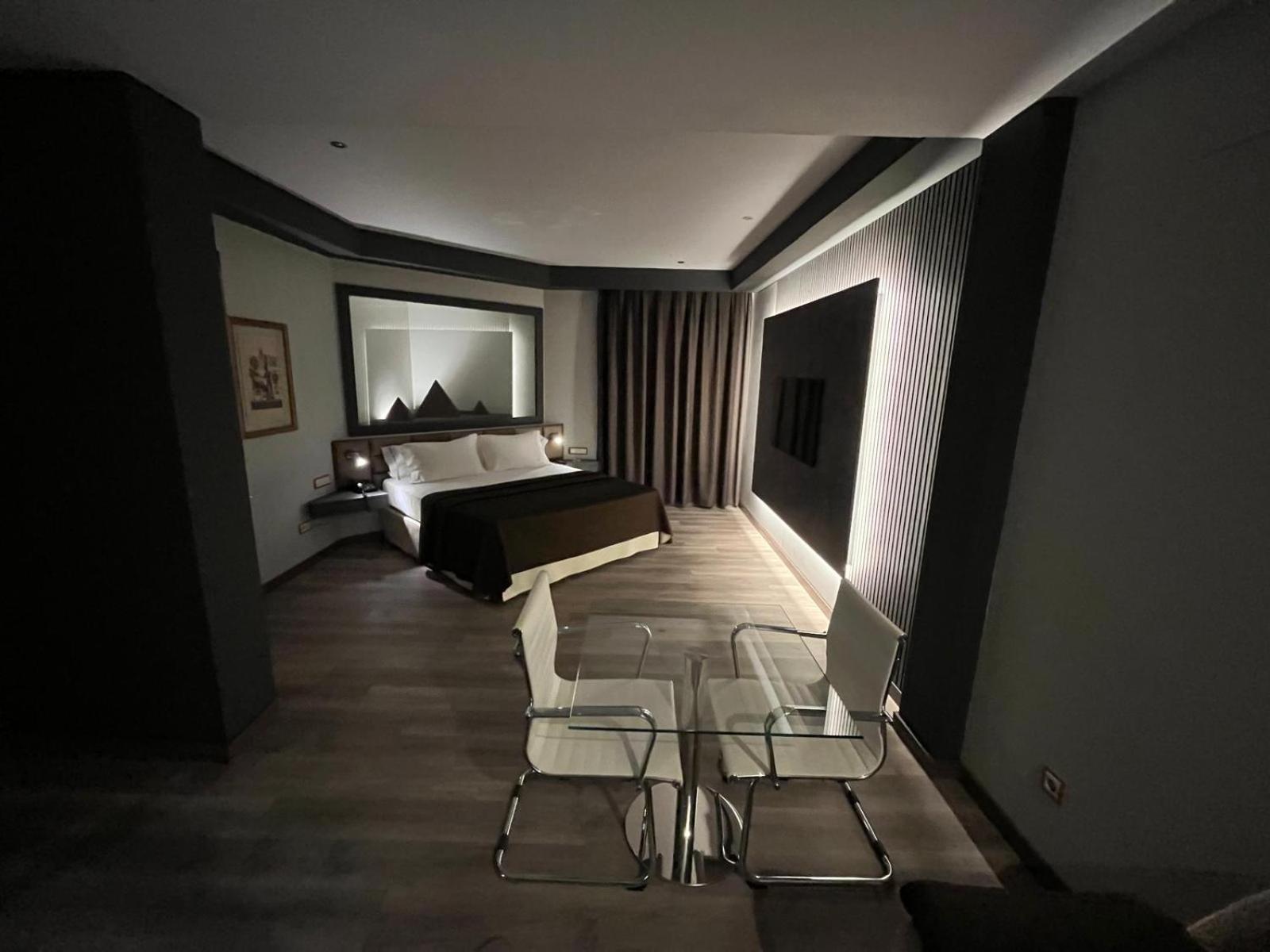 Hotel Alkalat Alcalá de Guadaira Extérieur photo