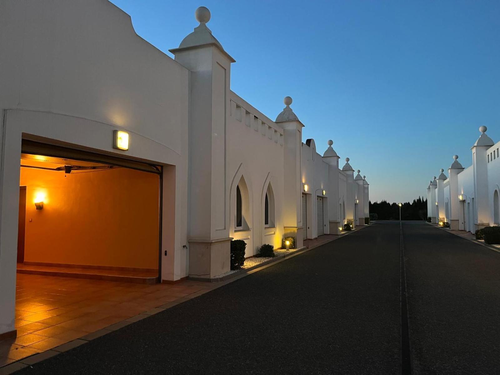 Hotel Alkalat Alcalá de Guadaira Extérieur photo