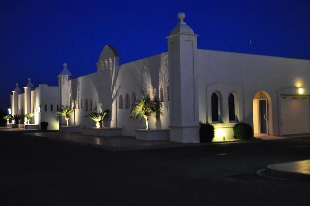 Hotel Alkalat Alcalá de Guadaira Extérieur photo